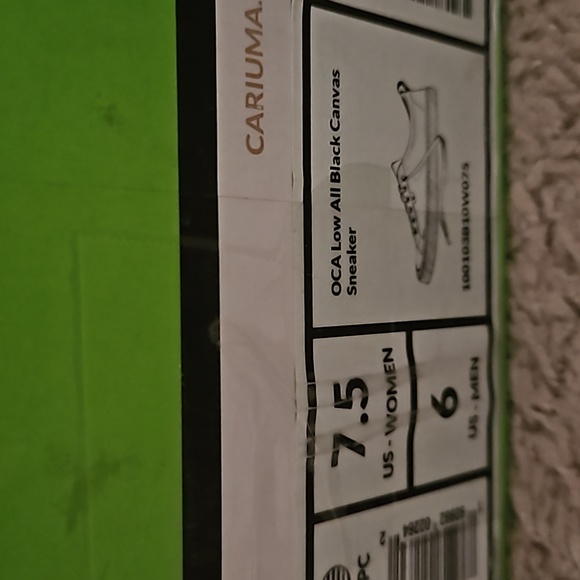 New- worn once- Cariuma Canvas Sneaker - Picture 8 of 10